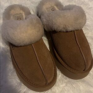 UGG disquette platform chestnut Shearling Slippers EUC
